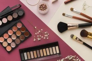راهنمای کامل ترکیبات محصولات آرایشی و بهداشتی
